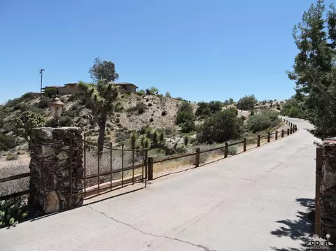 53905 Pinon Dr, Yucca Valley, CA 92284 photo 6