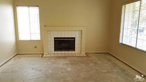 718 Mount Whitney Cir, Corona, CA 92879 photo 2