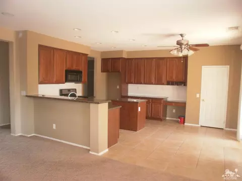 37902 Guildford St, Indio, CA 92203 photo 4
