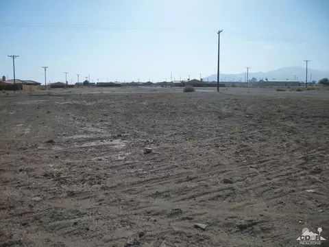 1345 Garfield Ave, Salton City, CA 92274 photo 7