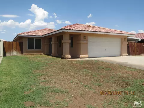 331 E Oasis St, Blythe, CA 92225 photo 3