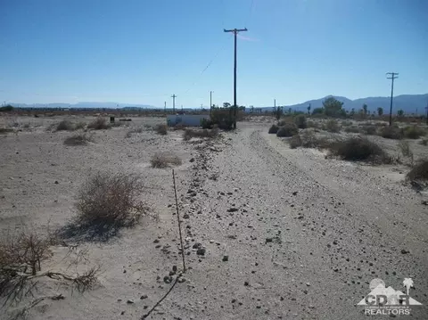 1336 Beacon Ave, Salton City, CA 92274 photo 4