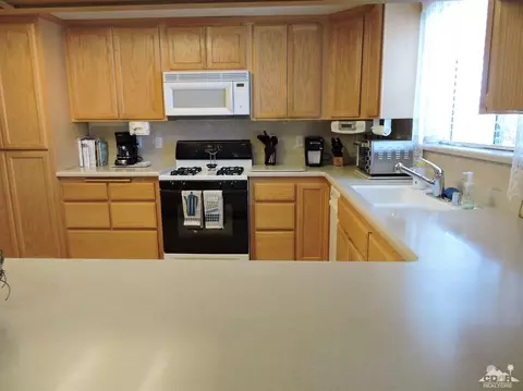 58134 Spring Dr, Yucca Valley, CA 92284 photo 5