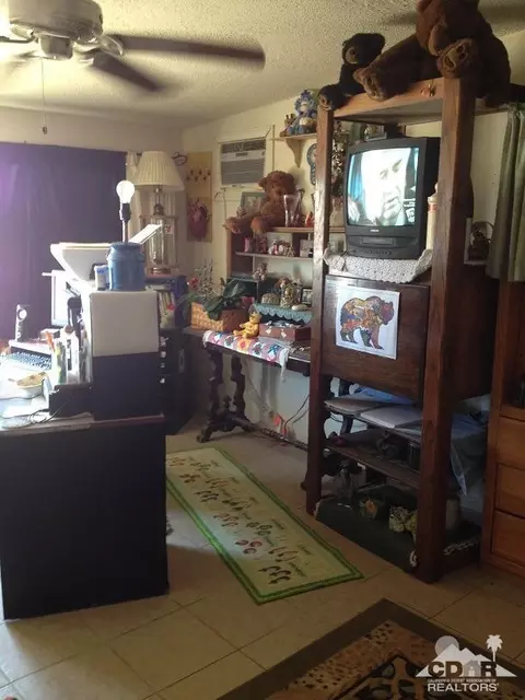 2247 Harbor Dr, Thermal, CA 92274 photo 4