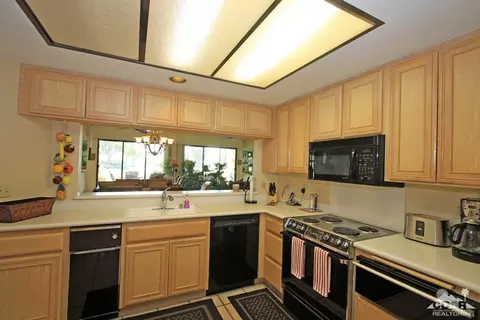 55424 Riviera, La Quinta, CA 92253 photo 13