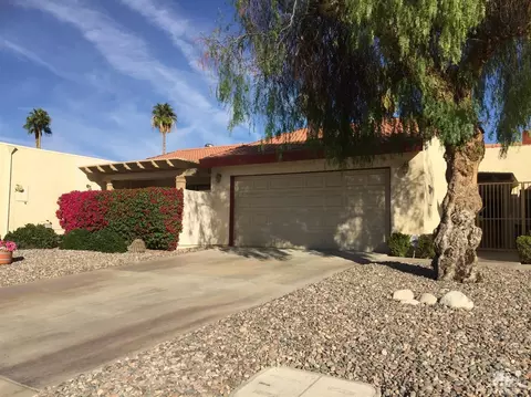 49304 Wayne St, Indio, CA 92201 photo 2