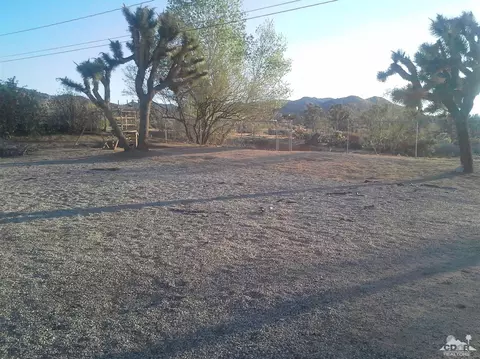 7946 Palm Ave, Yucca Valley, CA 92284 photo 7