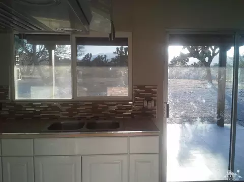 7946 Palm Ave, Yucca Valley, CA 92284 photo 8