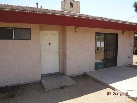 7328 Barberry Ave, Yucca Valley, CA 92284 photo 2