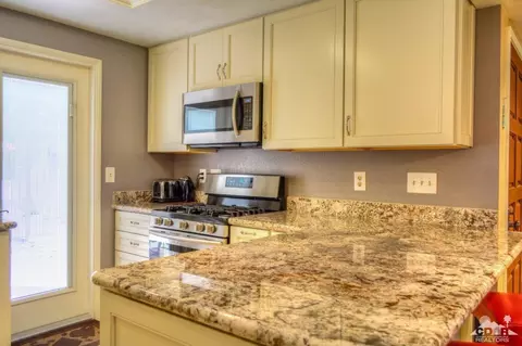 49262 Douglas St, Indio, CA 92201 photo 3