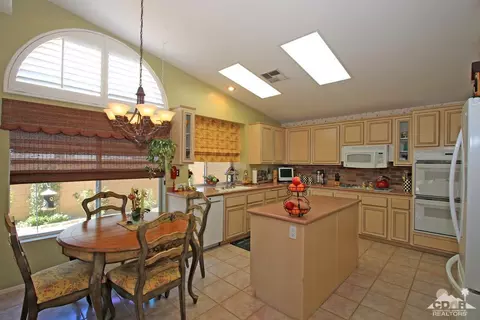 62 Sutton Pl E, Palm Desert, CA 92211 photo 16