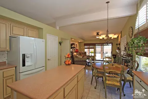62 Sutton Pl E, Palm Desert, CA 92211 photo 13