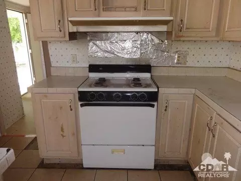 3733 Mountain View Dr, Thermal, CA 92274 photo 8
