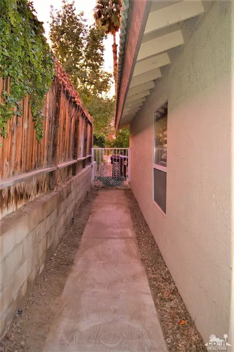 54400 Eisenhower Dr, La Quinta, CA 92253 photo 9