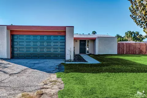 44067 Laurel St, Indio, CA 92201 photo 2