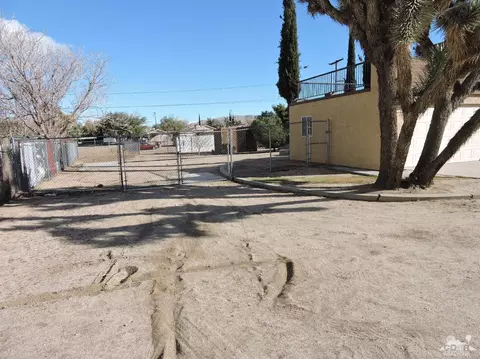 7163 Plasse St, Yucca Valley, CA 92284 photo 3