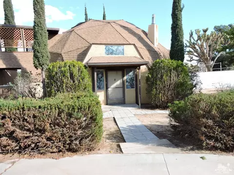 7163 Plasse St, Yucca Valley, CA 92284 photo 2