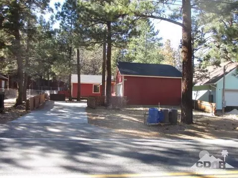 318 Maple Ln, Sugarloaf, CA 92386 photo 10