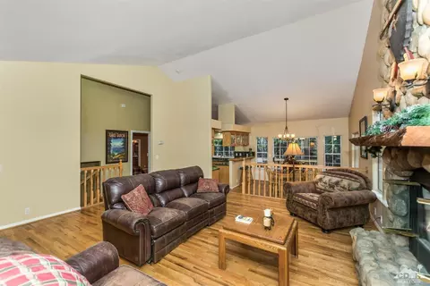 28768 Potomac Dr, Lake Arrowhead, CA 92352 photo 4