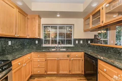 28768 Potomac Dr, Lake Arrowhead, CA 92352 photo 8