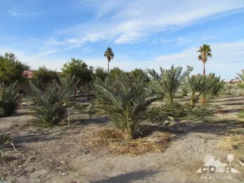 1305 Nile Dr, Thermal, CA 92274 photo 3