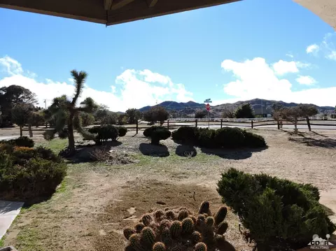 58564 San Andreas Rd, Yucca Valley, CA 92284 photo 2