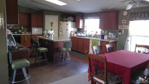 1295 Johnson Ave, Thermal, CA 92274 photo 4