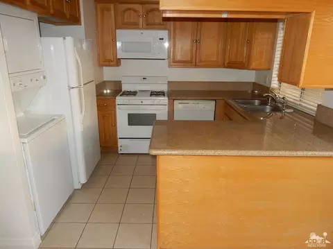 1375 Wheaton Way, Riverside, CA 92507 photo 2
