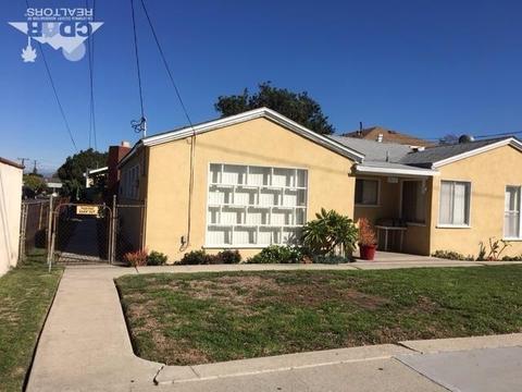 8109 Golden Ave, Paramount, CA 90723 photo 4
