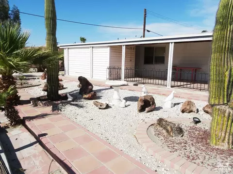 32540 Mesa Pl, Thousand Palms, CA 92276 photo 17