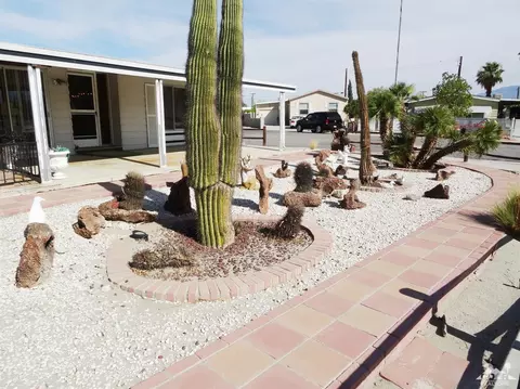 32540 Mesa Pl, Thousand Palms, CA 92276 photo 12