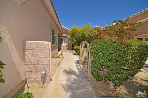 45614 Torrey Pines Ct, Indio, CA 92201 photo 2