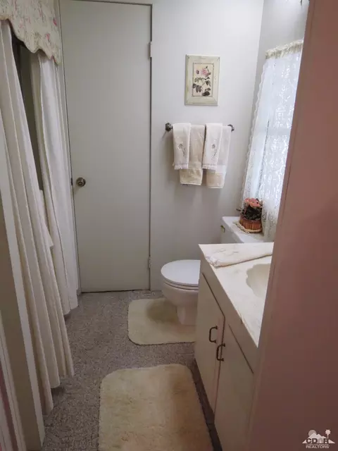 38600 Cactus Ln, Palm Desert, CA 92260 photo 11