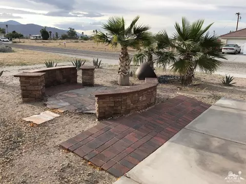 1289 Arctic Ave, Thermal, CA 92274 photo 2