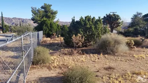 8256 Cholla Ave, Yucca Valley, CA 92284 photo 21