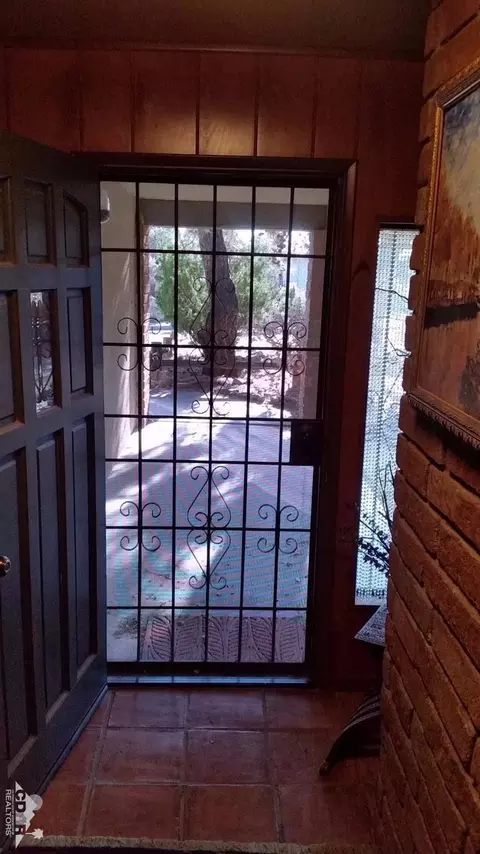 8256 Cholla Ave, Yucca Valley, CA 92284 photo 5