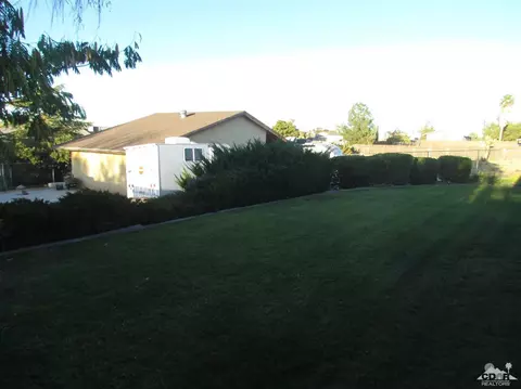 18414 Mecca St, Hesperia, CA 92345 photo 10