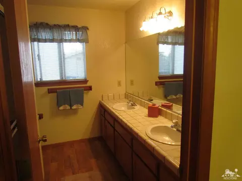 18414 Mecca St, Hesperia, CA 92345 photo 35