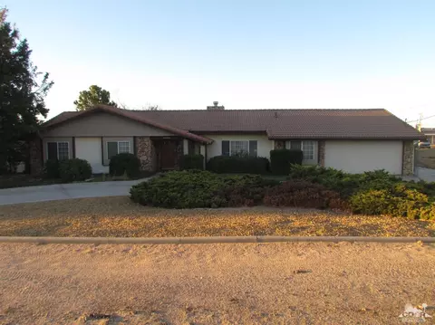 18414 Mecca St, Hesperia, CA 92345 photo 1