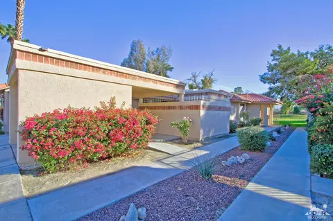 49336 Eisenhower Dr, Indio, CA 92201 photo 2