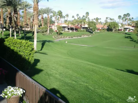 200 Tomahawk Dr, Palm Desert, CA 92211 photo 2