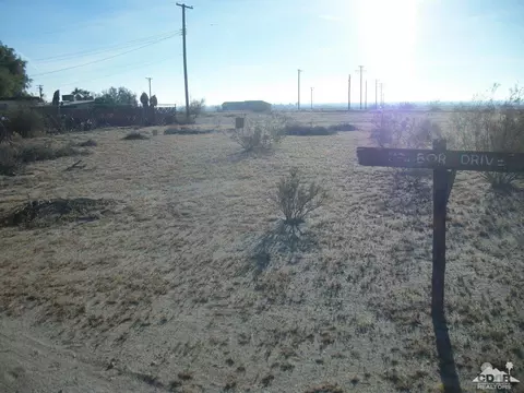 2278 Harbor Dr, Thermal, CA 92274 photo 2