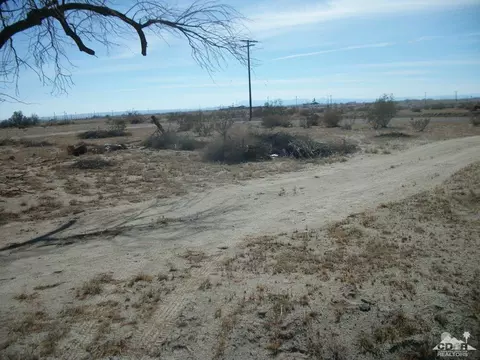 2278 Harbor Dr, Thermal, CA 92274 photo 9