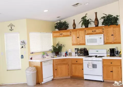 83204 Albion Dr, Indio, CA 92201 photo 2