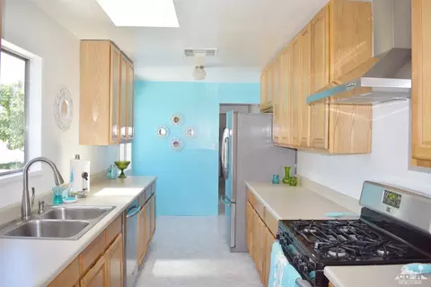 45222 Birch St, Indio, CA 92201 photo 4