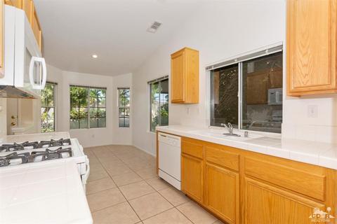 82407 Grant Dr, Indio, CA 92201 photo 2