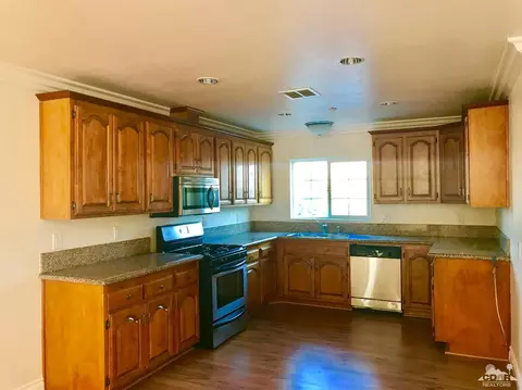 6613 Cherimoya Ave, Fontana, CA 92336 photo 2