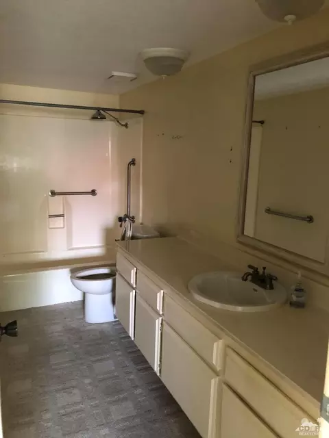 48934 Eisenhower Dr, Indio, CA 92201 photo 12