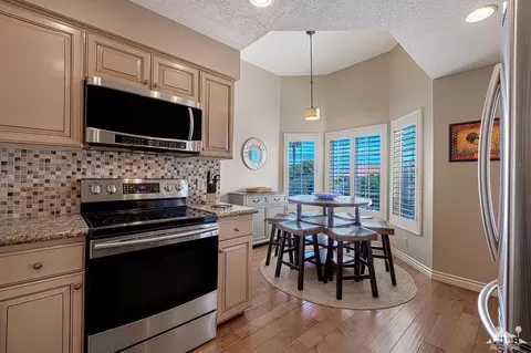 367 Muirfield Dr, Palm Desert, CA 92211 photo 13