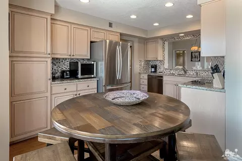 367 Muirfield Dr, Palm Desert, CA 92211 photo 15